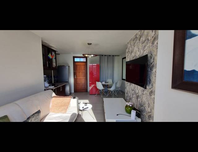 2 BEDROOM FLAT TO LET IN ESSENWOOD